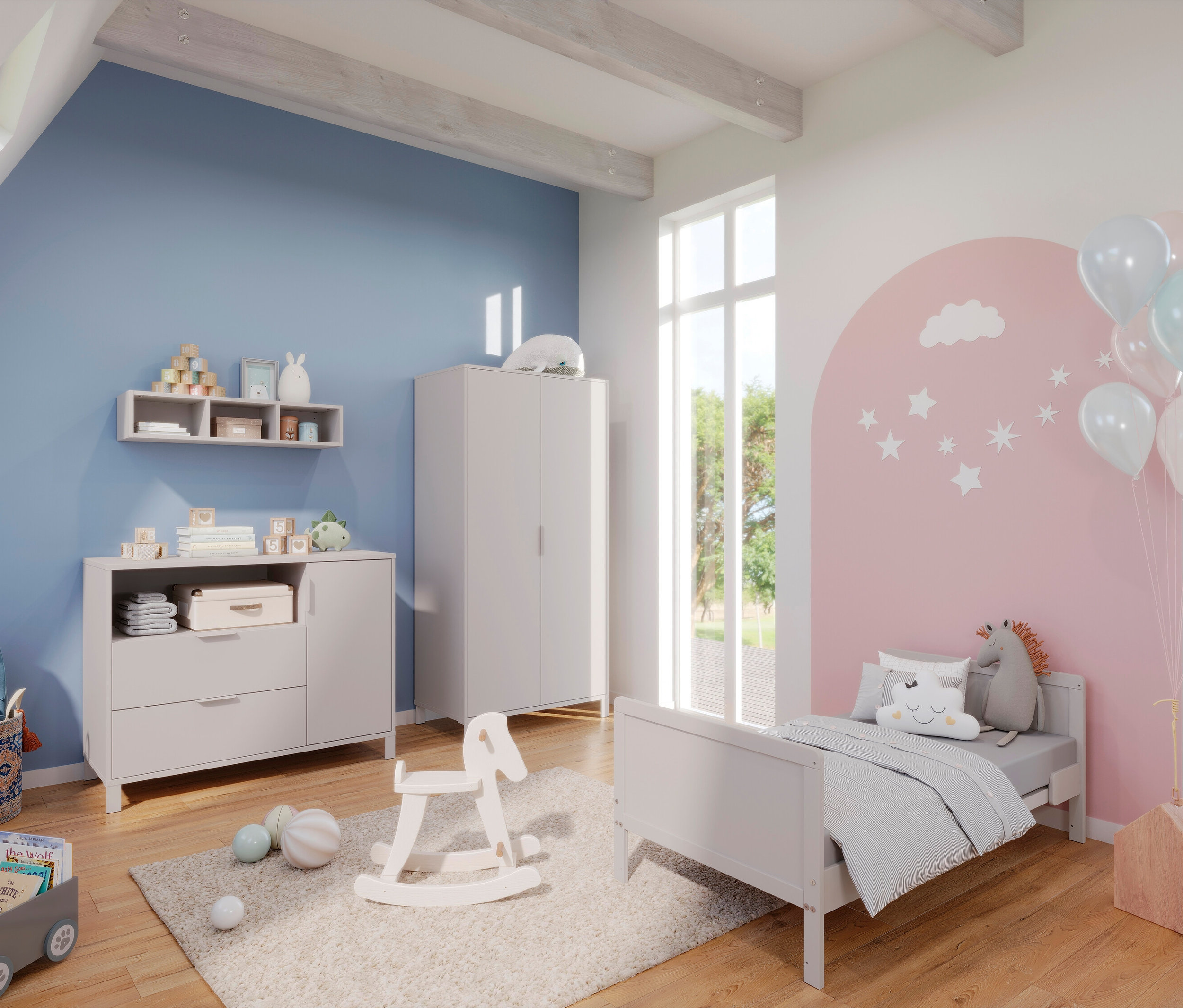 Kinderzimmer mit breiter Wickelkommode »Alkmaar«, Bett, Schrank und Spielsachen.