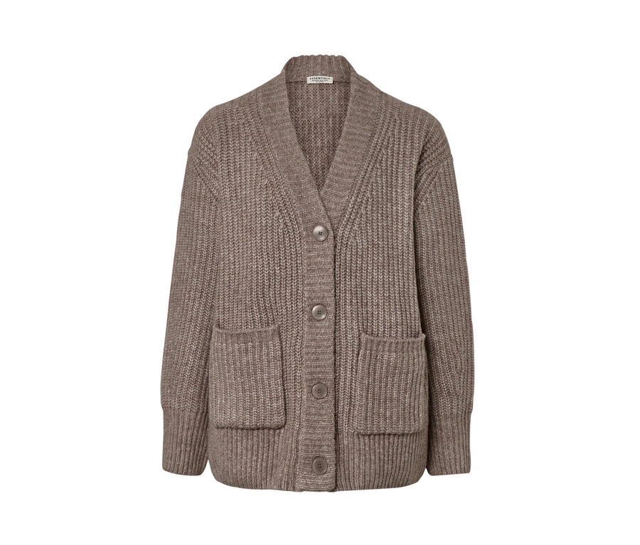 Ein brauner Grobstrick-Cardigan mit Wolle, Knöpfen und Taschen.