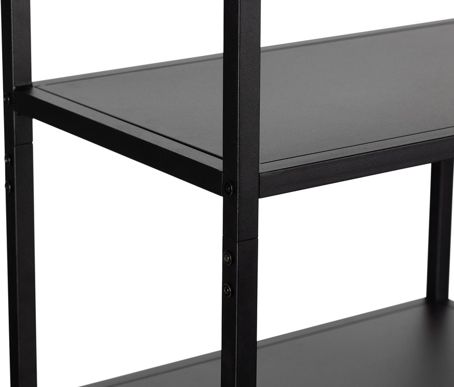 Detailansicht des schwarzen Regals "Teun" von Woood mit drei Regalböden.