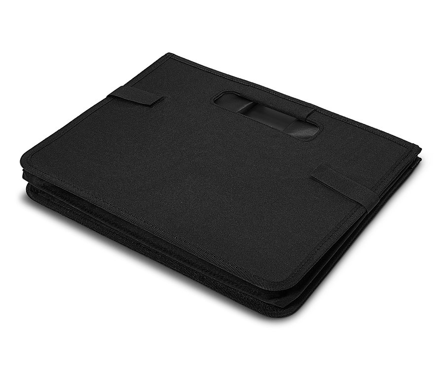 Eine schwarze, faltbare Tasche mit Griff auf einem weißen Hintergrund.