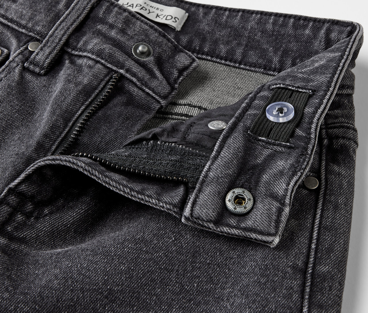 Detailaufnahme einer Kinder-Jeans – Fit »Mats«.