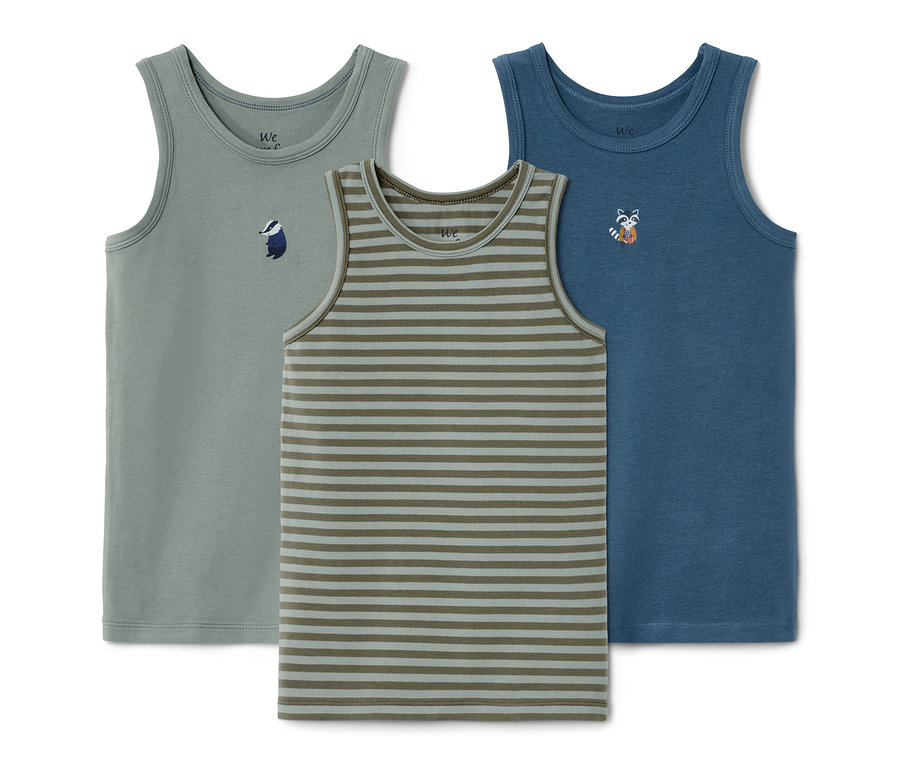 Drei Unterhemden: grün mit Dachs, gestreift und blau mit Waschbär.