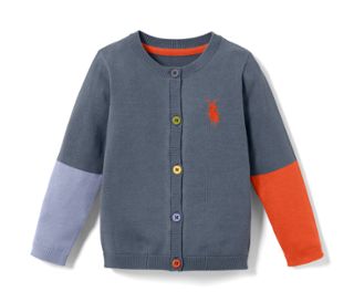 Dunkelblau mit orange- und lilafarbenen Unterarmen