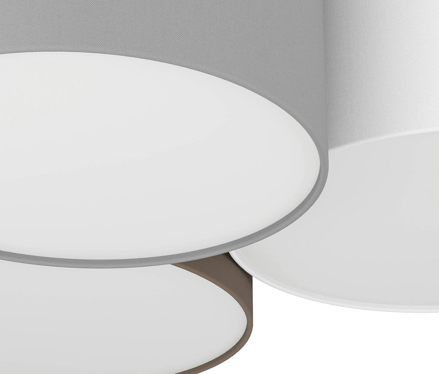 Detailansicht von drei Deckenleuchten, darunter die Eglo Deckenleuchte »Pastore«.