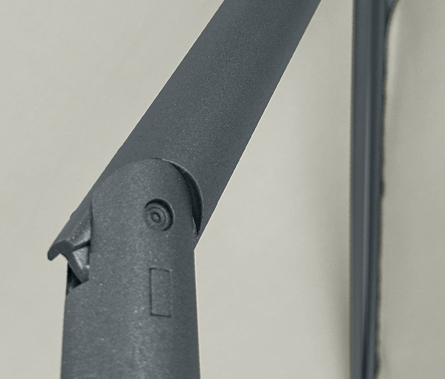 Detailansicht eines hellgrauen Leco Marktschirms (ca. 250 x 250 cm) ohne Schirmständer.