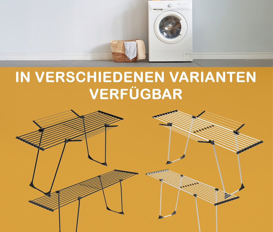 Vordergrund: Vier Teleskop-Wäscheständer in verschiedenen Ausführungen auf orangefarbenem Grund. Hintergrund: Waschmaschine in einem Raum.
