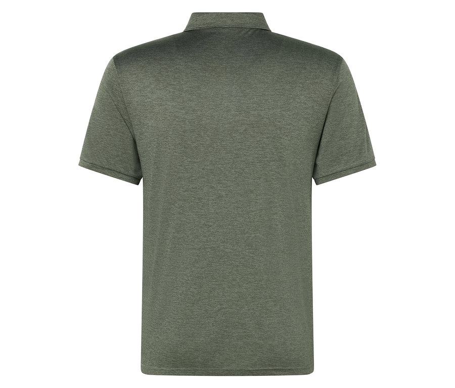 Rückansicht eines olivgrünen Poloshirts.