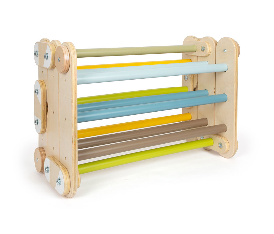 small foot Kletterdreieck »Adventure« inkl. Sprossenwand-Adapter aus lackiertem Holz mit farbigen Sprossen.