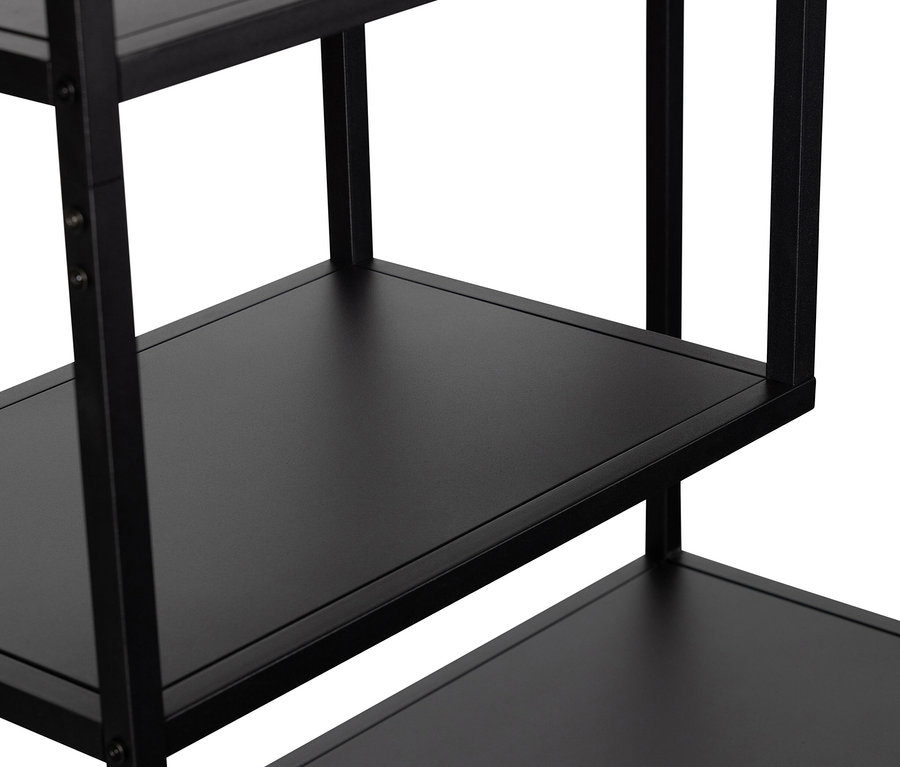 Detailansicht eines schwarzen Woood Regals "Teun".