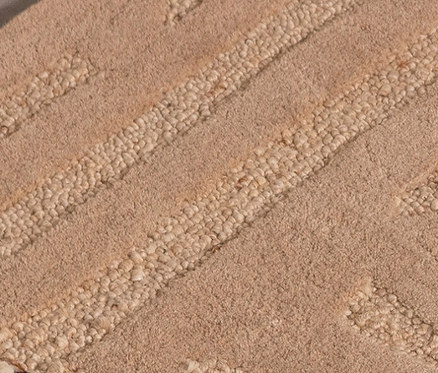 Detailaufnahme von drei Teppichen in verschiedenen Farben und Mustern. Zu sehen ist ein Woood Teppich »Alicia«, sand, 170 x 240 cm.