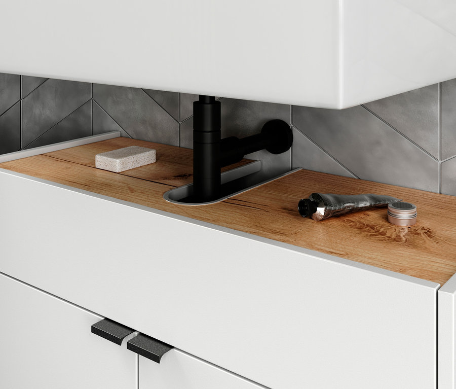 Detailansicht eines Waschbeckens mit weißem Becken, Armatur und Waschbeckenunterschrank »Aalborg« in weiß/Navarra-Eiche-Nachbildung.