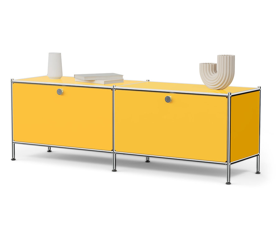 Gelbes Lowboard »CN3« aus Metall mit 2 Klappenfächern.