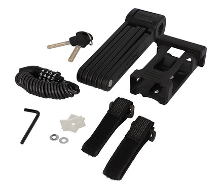 Das Bild zeigt ein Fischer Faltschloss Twin FK85/8 zusammen mit Zubehör wie Schlüssel, Zahlencode, Halterung und Befestigungsbänder.