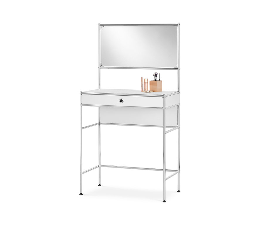 Schminktisch Metall »CN3« mit Spiegelfläche, Schublade und Kosmetikprodukten.
