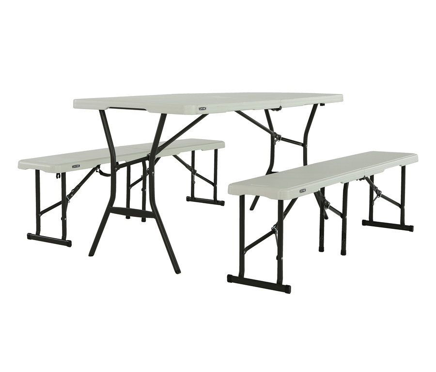 Eine faltbare Bierzeltgarnitur aus Kunststoff.