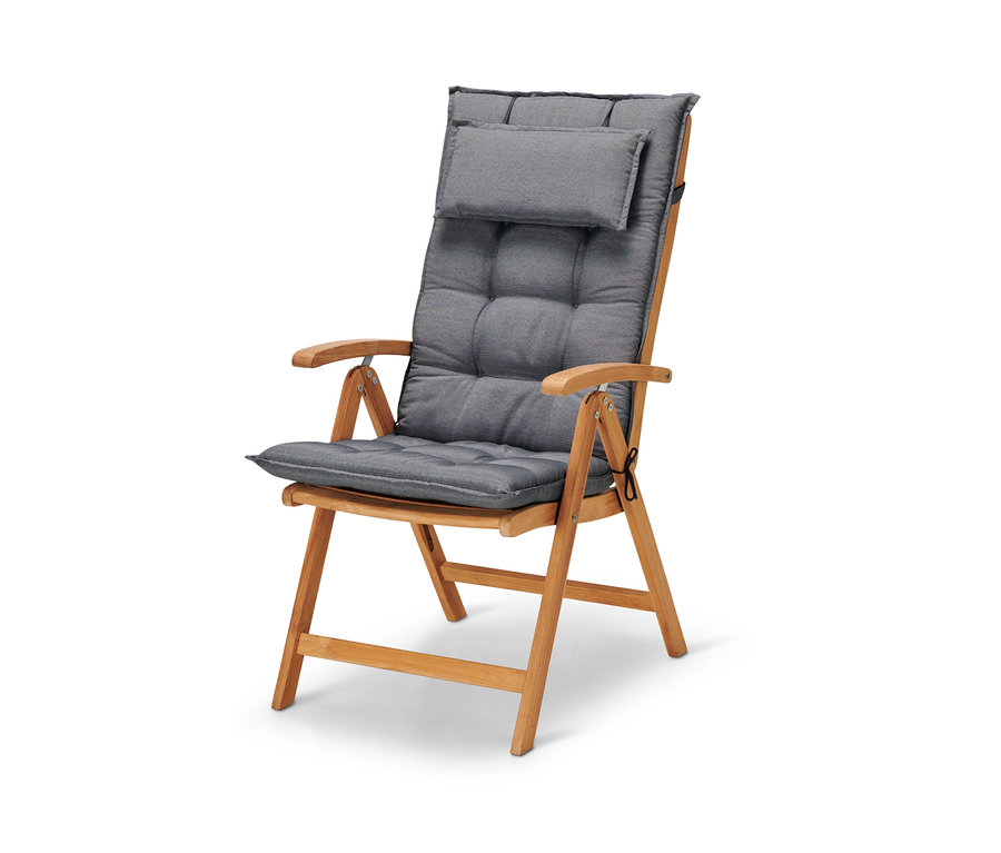 Holzstuhl mit hellgrauer Premium-Hochlehner-Auflage.