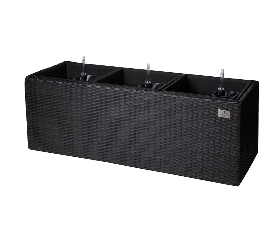 Anthrazitfarbenes Pflanzgefäß aus Polyrattan, Breite ca. 102 cm.