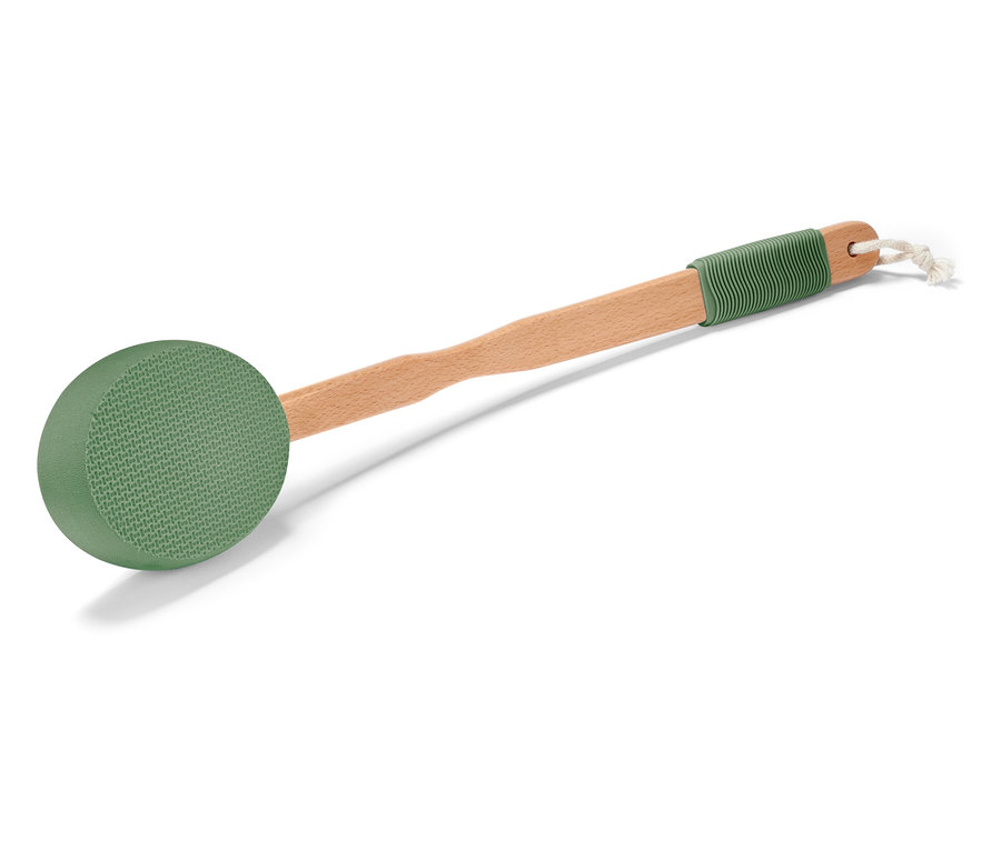 Grüner Waschschwamm mit Holzgriff und Aufhängeschnur.