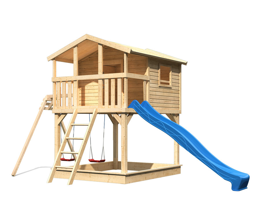 Ein naturfarbenes Karibu-Stelzenhaus »Benjamin« mit blauer Rutsche und Schaukeln.