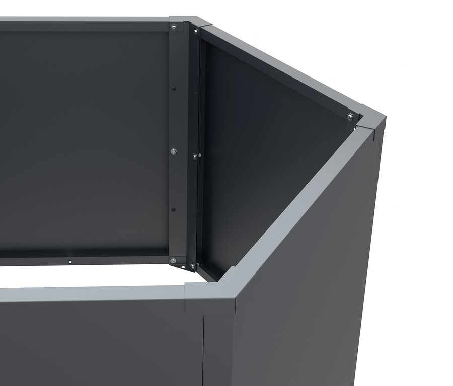 Detail einer Ecke eines dunkelgrauen Hochbeets, befestigt mit Schrauben.