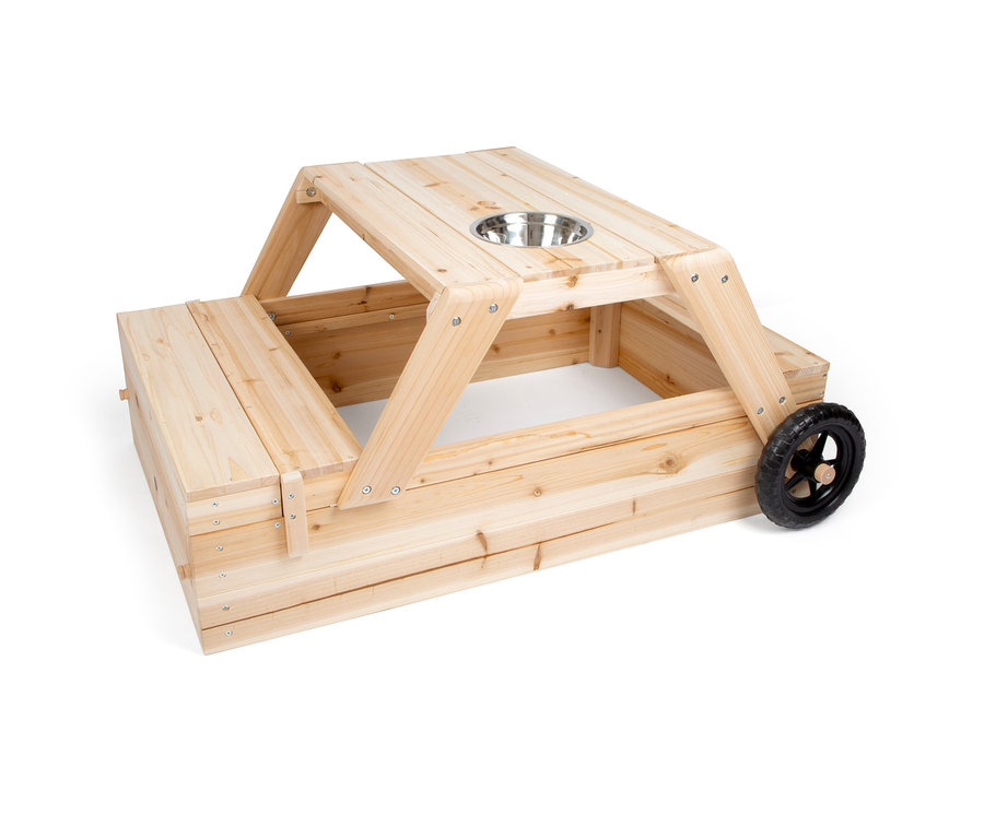 small foot Sandkasten mit Sitzgruppe und Matschtisch.