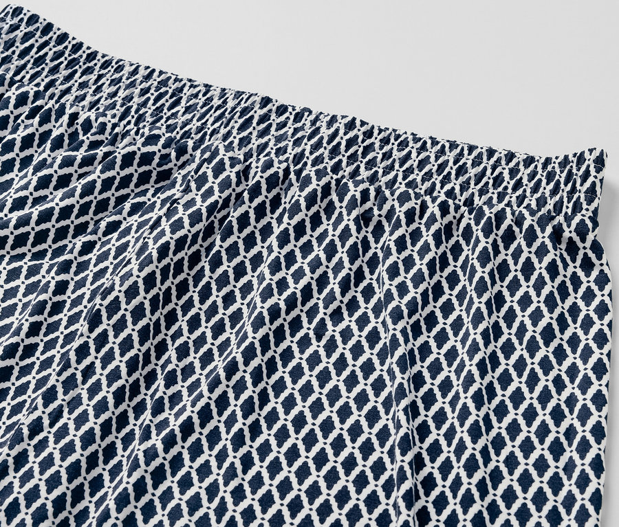 Detailansicht eines bedruckten Jerseyrocks.