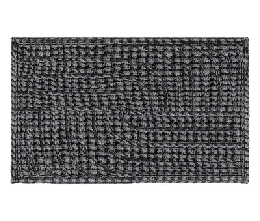 Ein grauer Türvorleger mit einem geometrischen Muster.