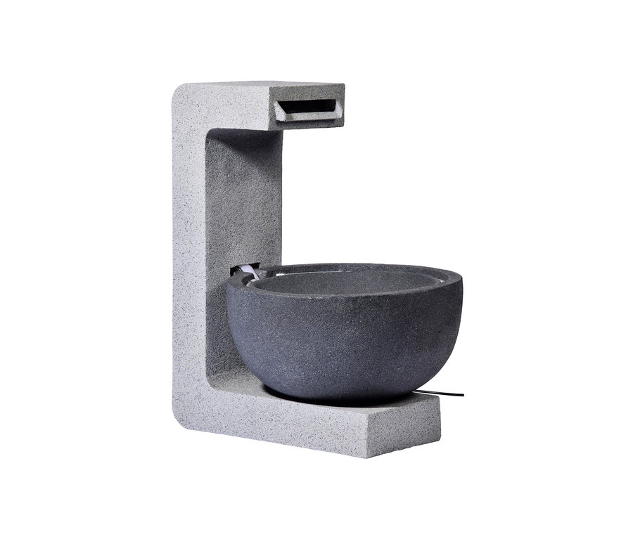 Grauer Dobar Gartenbrunnen mit Schale und quadratischer Basis.