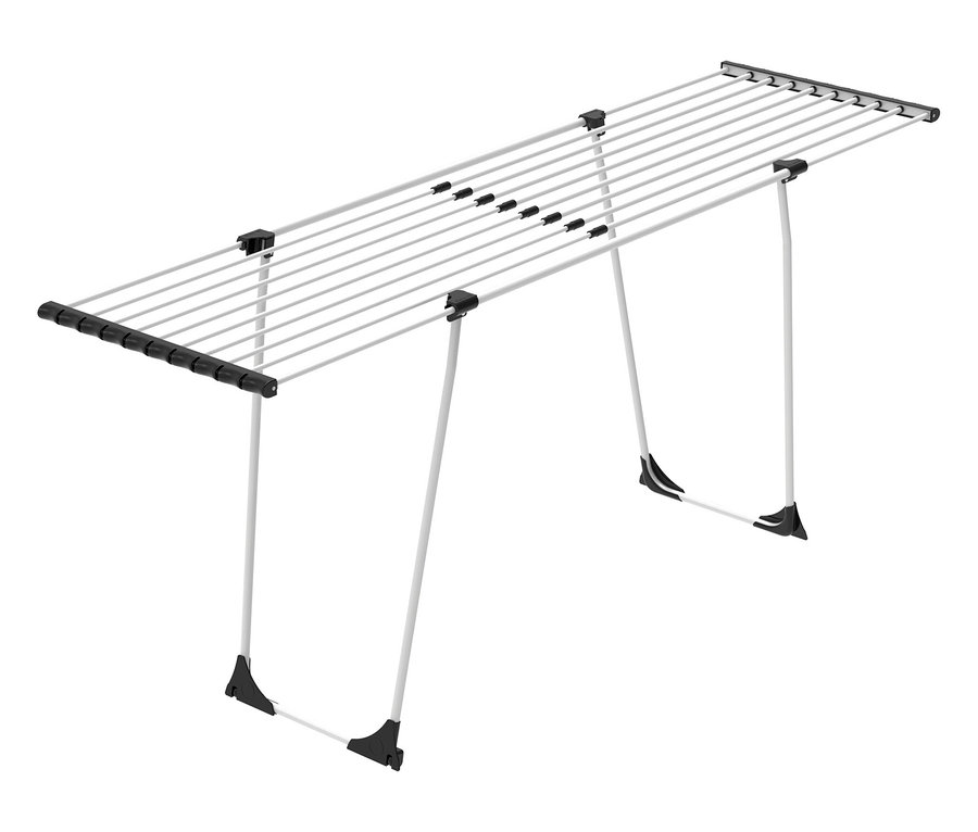 Ein silberner Teleskop-Wäscheständer mit schwarzen Plastikdetails.