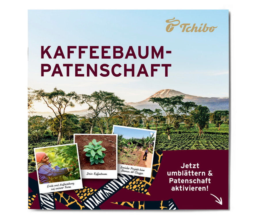 Eine Werbeanzeige für die Kaffeebaum-Patenschaft von Tchibo zeigt eine Kaffeeplantage und drei Fotos von Kaffeebäumen.