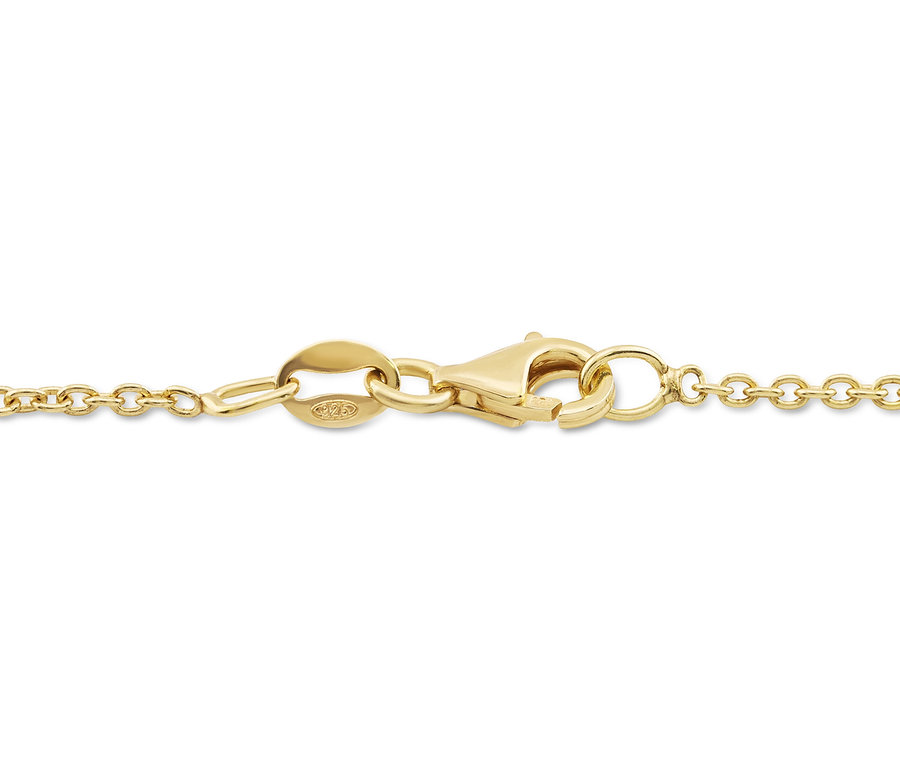 Nahaufnahme des Verschlusses einer goldenen Halskette.