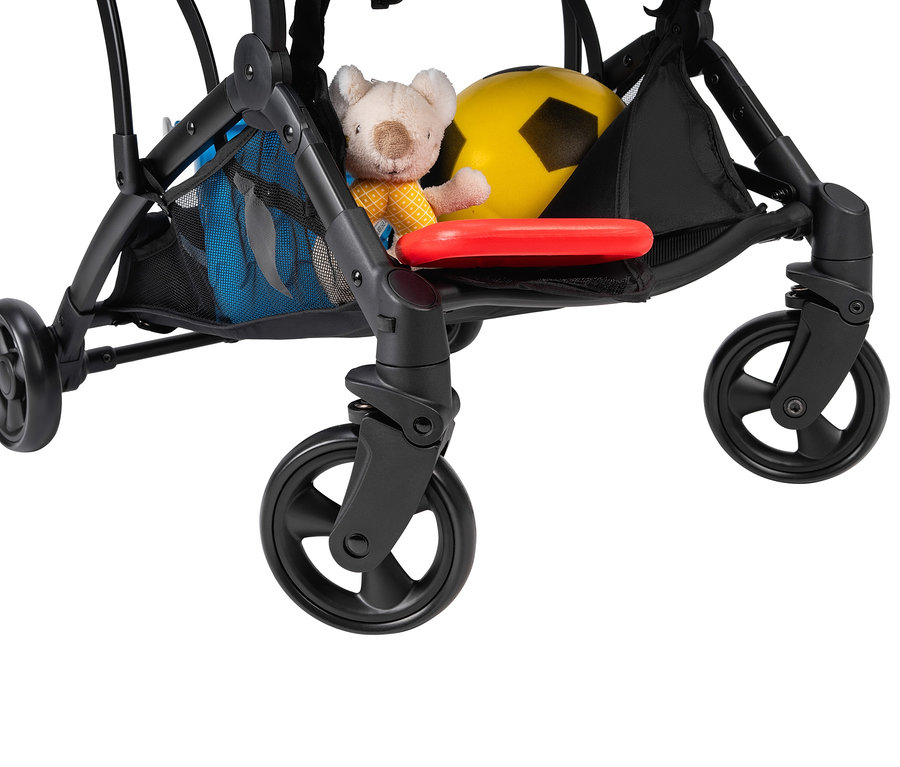 Schwarzer Osann Sportwagen »Vegas« mit Spielzeug im Korb.