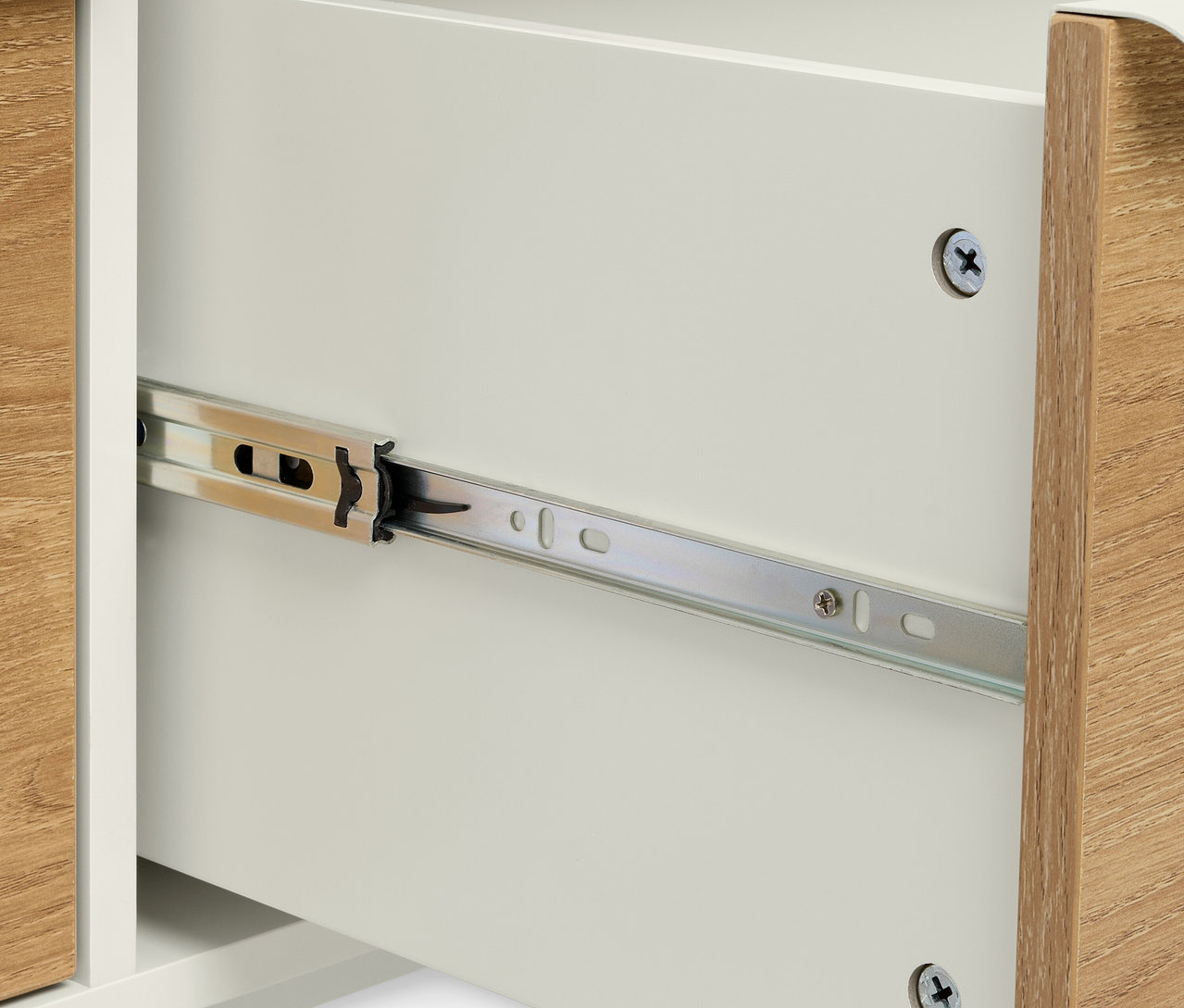 Detail einer geöffneten Schublade der Sitzbank »LEEG«.