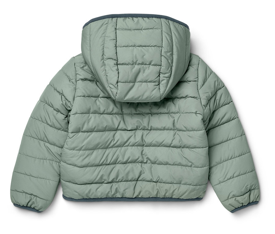 Rückansicht einer hellgrünen Steppjacke mit Kapuze.