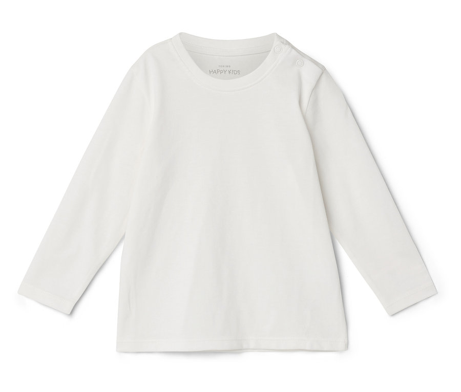 Langes weißes Kinder T-Shirt mit Knöpfen am Halsausschnitt liegt auf einem weißen Hintergrund.