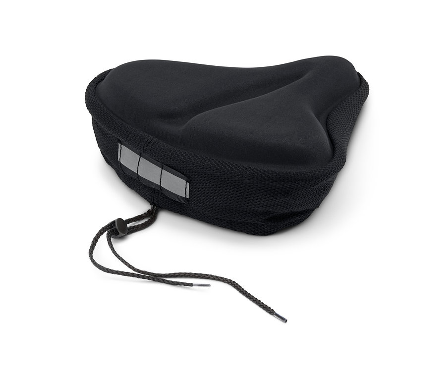 Ein schwarzer Sattelbezug mit Memoryfoam liegt auf einem weißen Hintergrund.