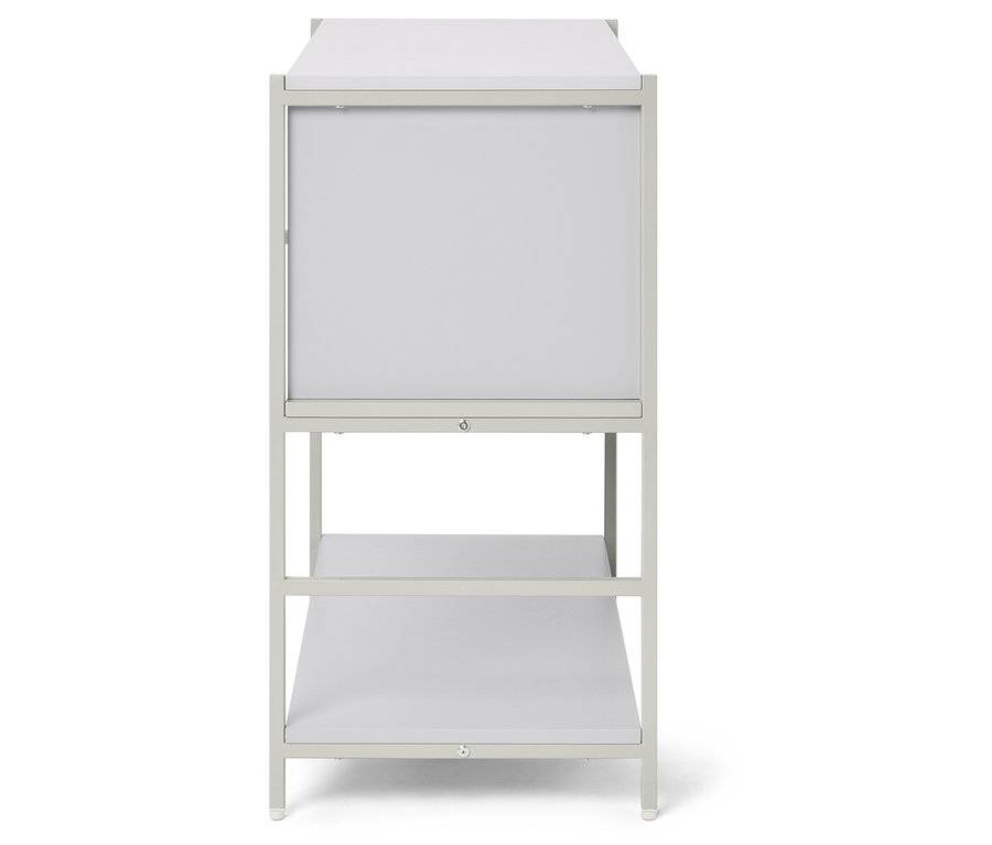 Ansicht eines weißen Regals mit drei Ebenen.