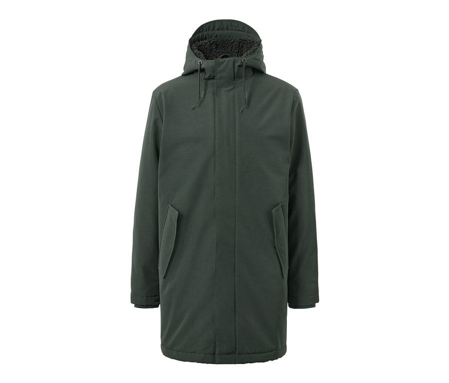 Grüner Parka mit Kapuze.