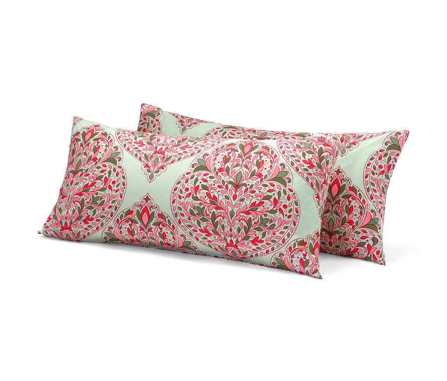 Zwei Renforcé-Kopfkissenbezüge mit Ornament.