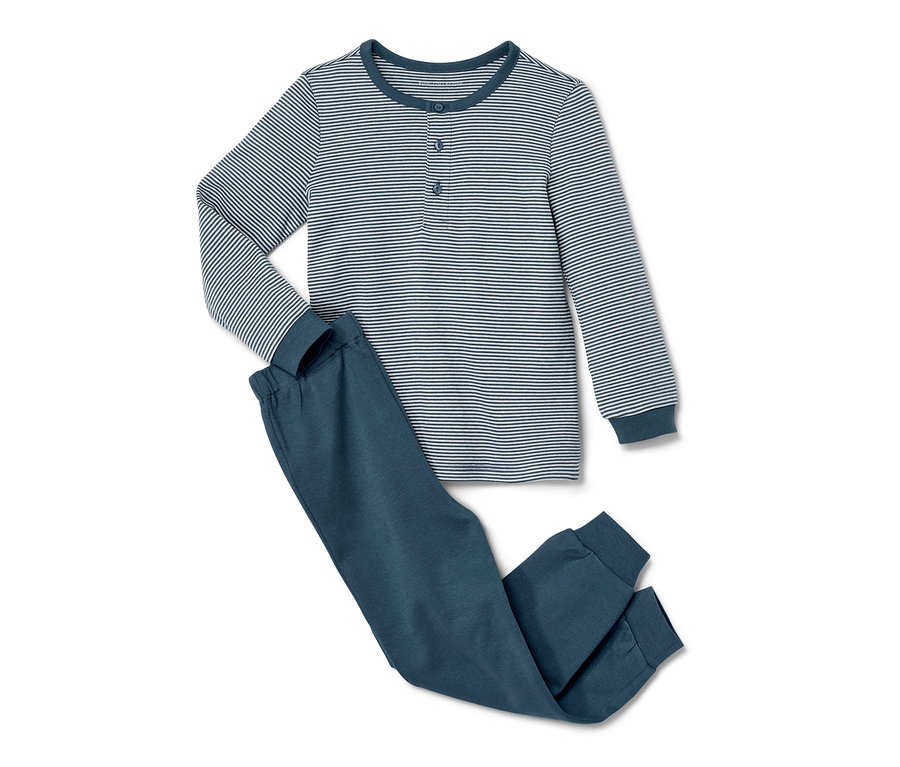 Blauer Kinder-Interlock-Pyjama mit gestreiftem Langarm-Oberteil und blauer Hose.
