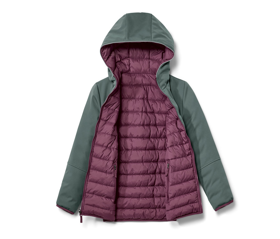Grüne Softshelljacke mit lila Steppfutter.
