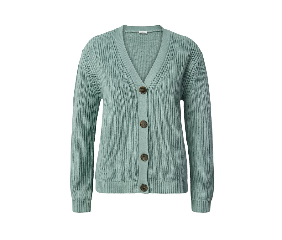 Salbeifarbener Grobstrick-Cardigan mit Knöpfen.