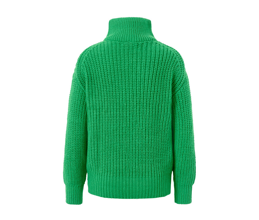 Detailansicht der Rückseite eines grünen Grobstrick-Troyers.