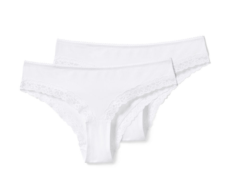 Zwei weiße Brazilslips mit Spitze.