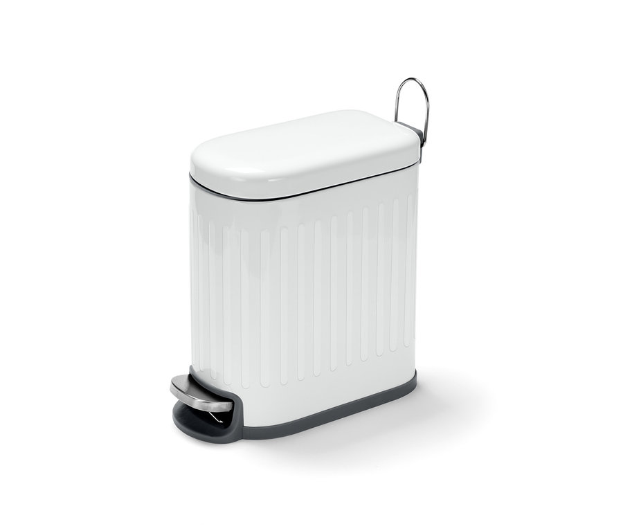 Weißer Abfalleimer mit Deckel und Pedal.