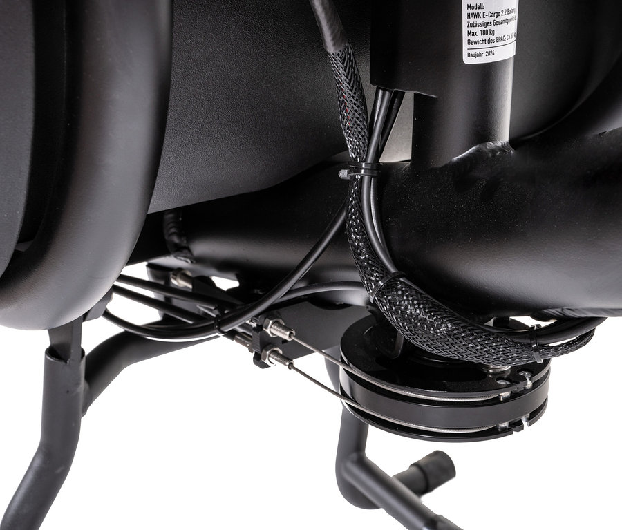 Detailaufnahme vom Rahmen eines schwarzen HAWK Bikes Lastenrad E-Cargo 2.2 Bafang.