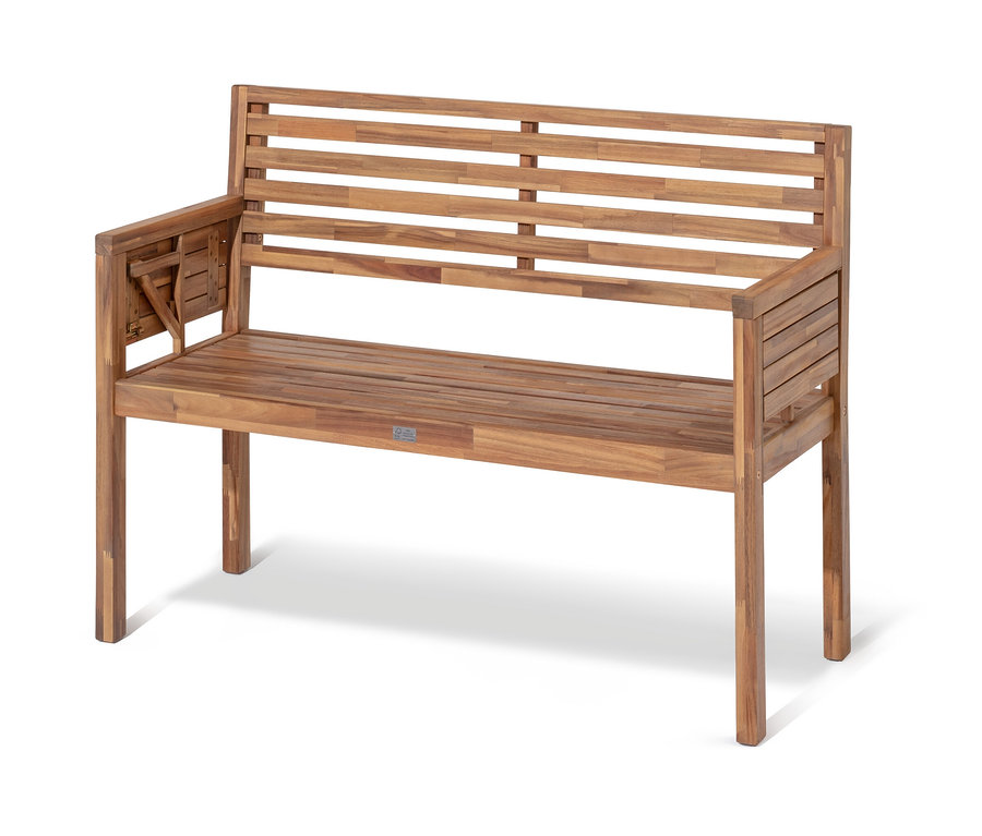 Eine braune Gartenbank »Lenja« mit ausklappbaren Armlehnen.