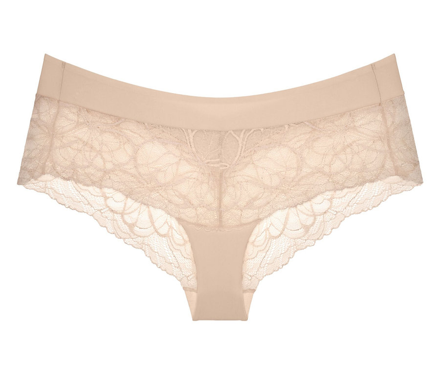 Nude Triumph Body Makeup Illusion Lace Shorty, nude beige.