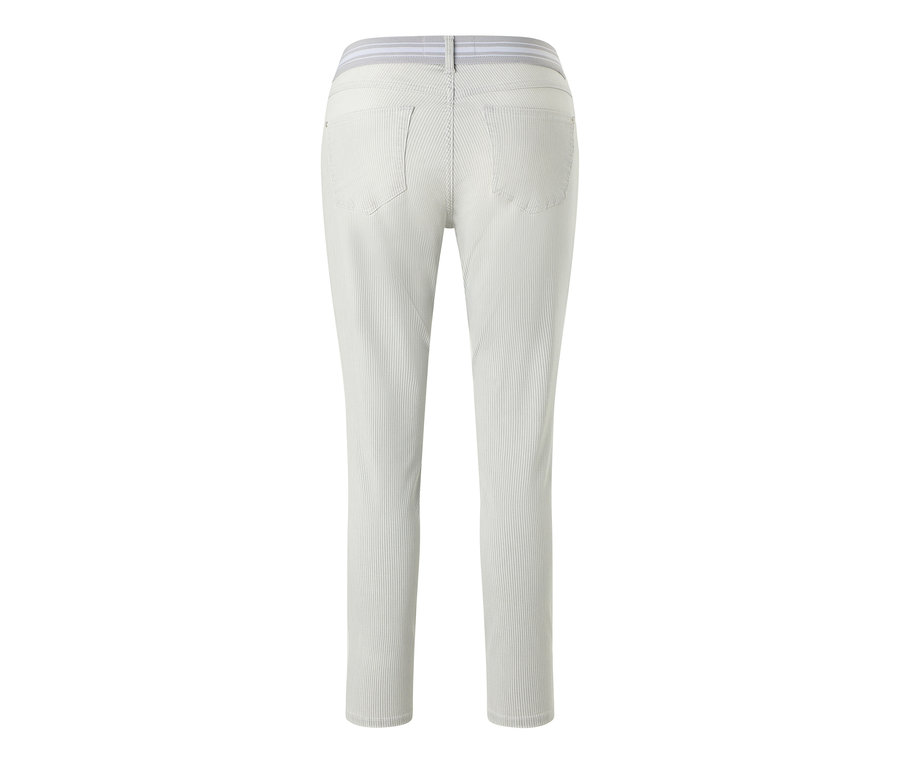 Detailansicht von hinten einer hellgrauen Angels Jeans »Ornella Sporty« Slim Fit 7/8.