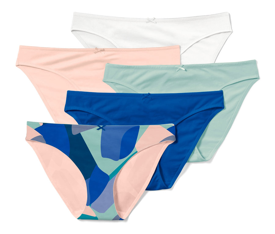 Fünf Slips in verschiedenen Farben.